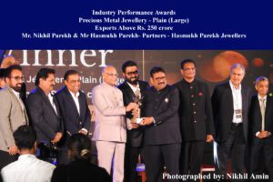 Industry Performance Awards Precious Metal Jewellery - Plain (Large) Exports Above Rs. 250 crore Mr. Nikhil Parekh & Mr Hasmukh Parekh- Partners - Hasmukh Parekh Jewellers